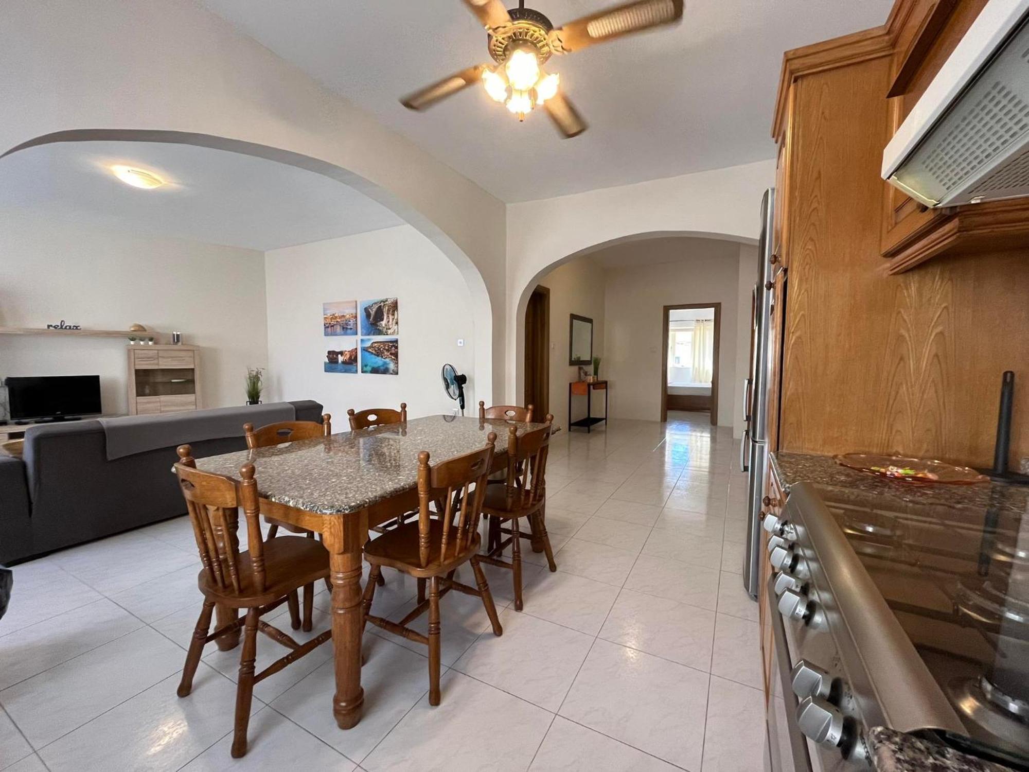 Nr41 Holiday Apartment - Close To Village Centre, Promenade, Shops & Restaurants Marsaxlokk Eksteriør billede
